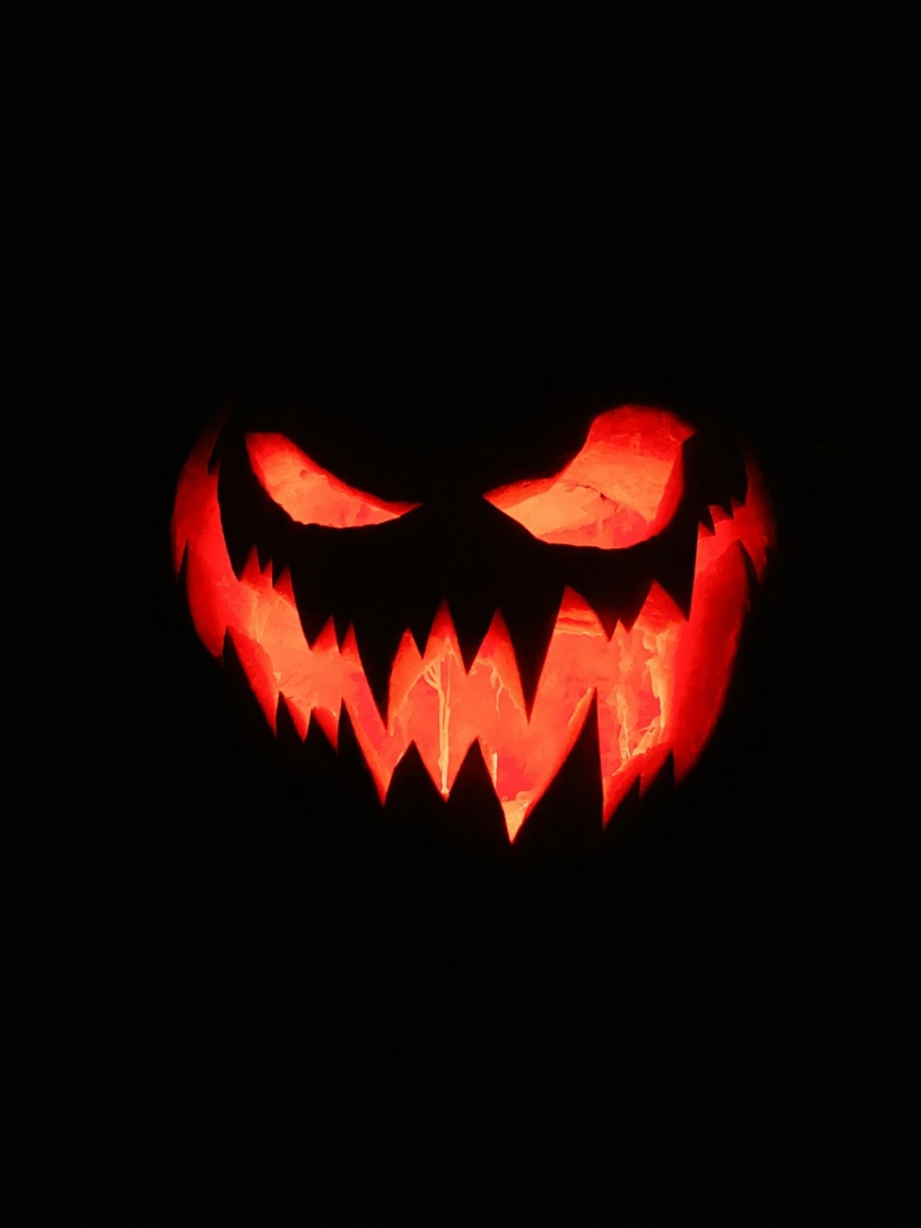 Fira Halloween på Tiki!