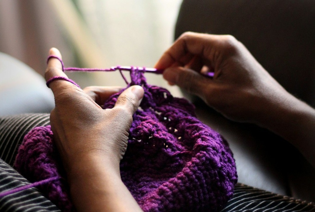 w-1073h-722-f4f630-_TuIdedBPwQ