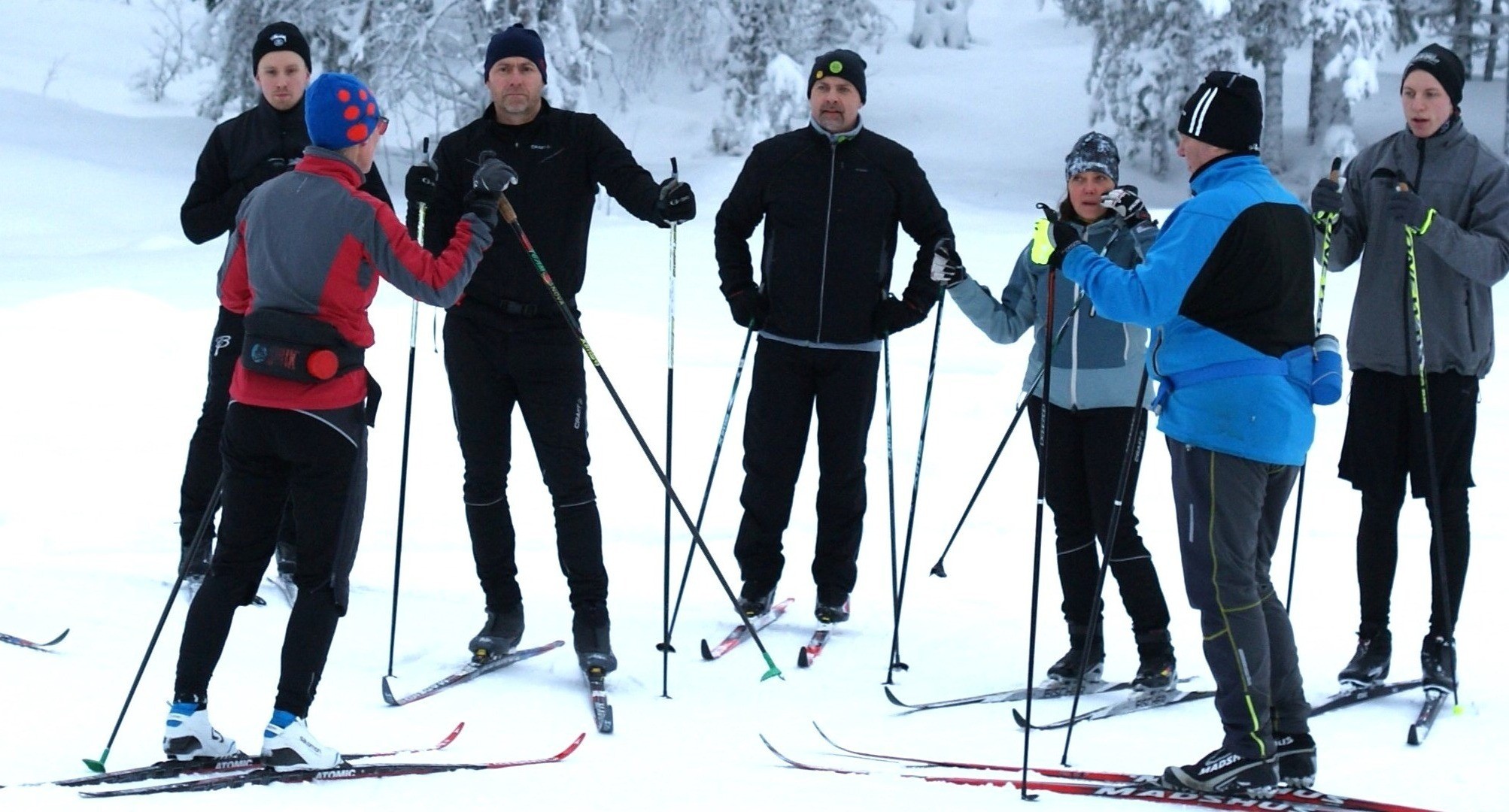 w-2006h-1080-b54b57-w-2592h-1080-f019bc-Grupp instr..JPG