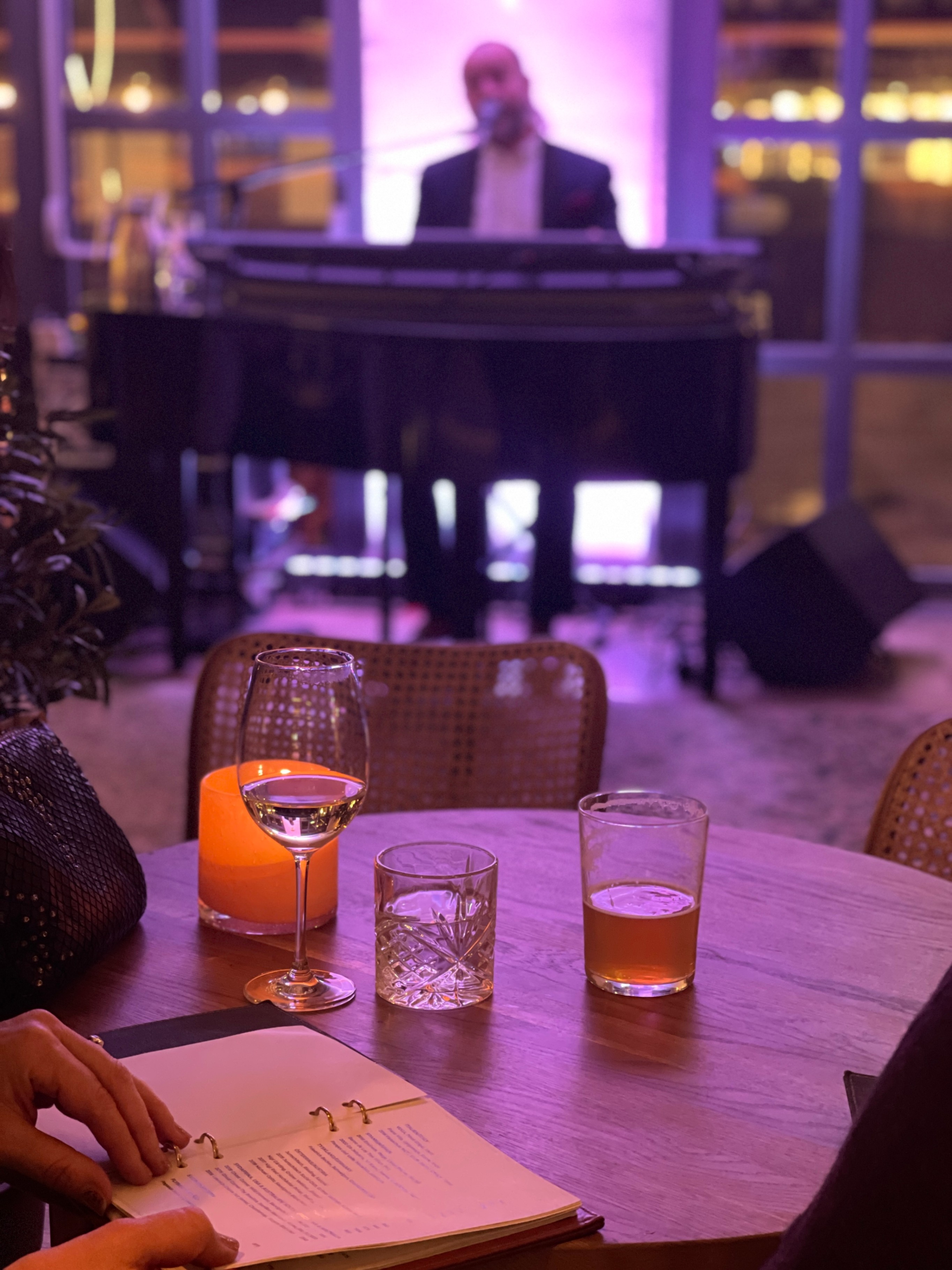 Bildbeskrivning saknas för evenemanget: Pianobar i Franz Bar