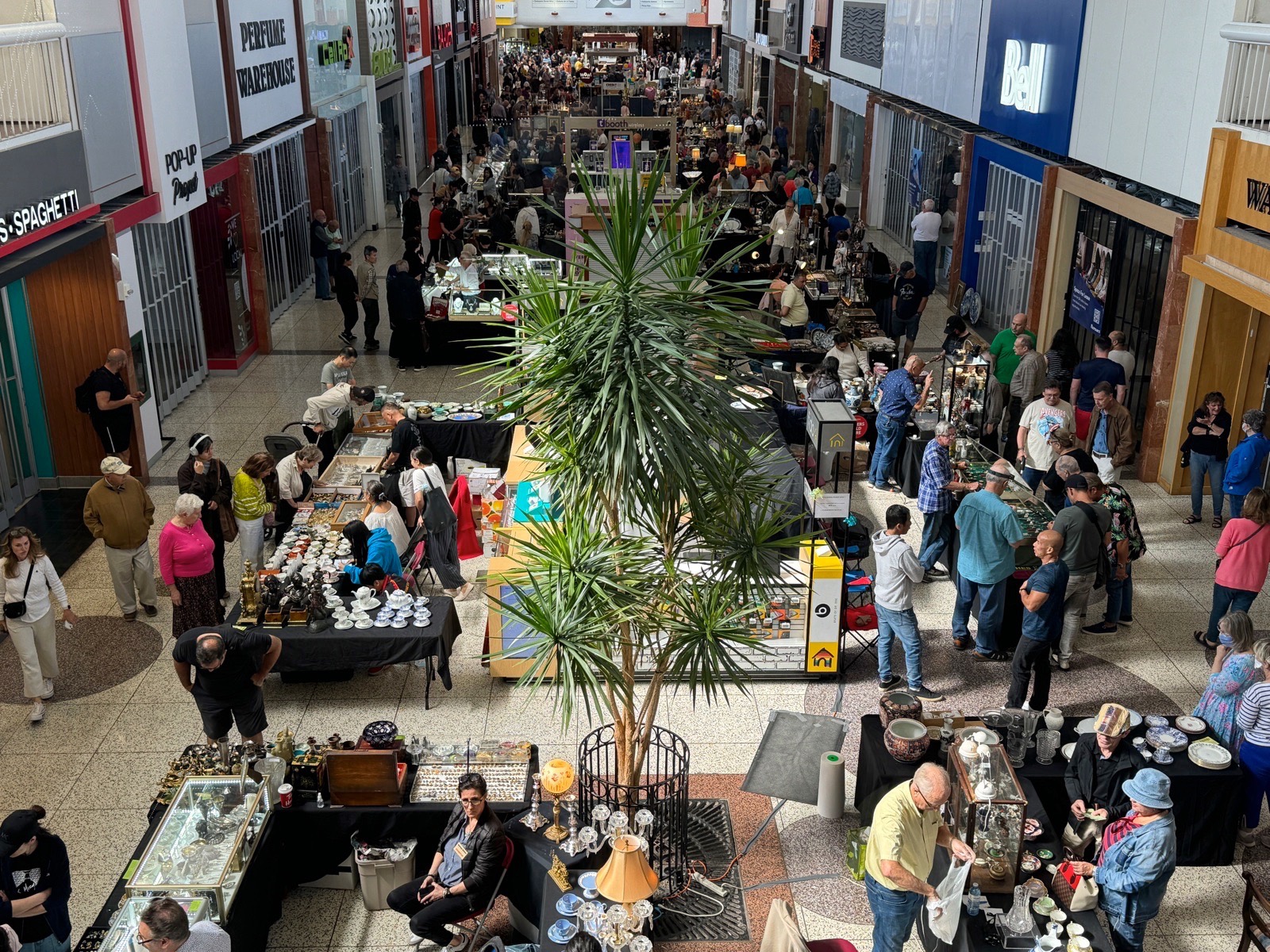 Heritage Antique Market at Centerpoint Mall