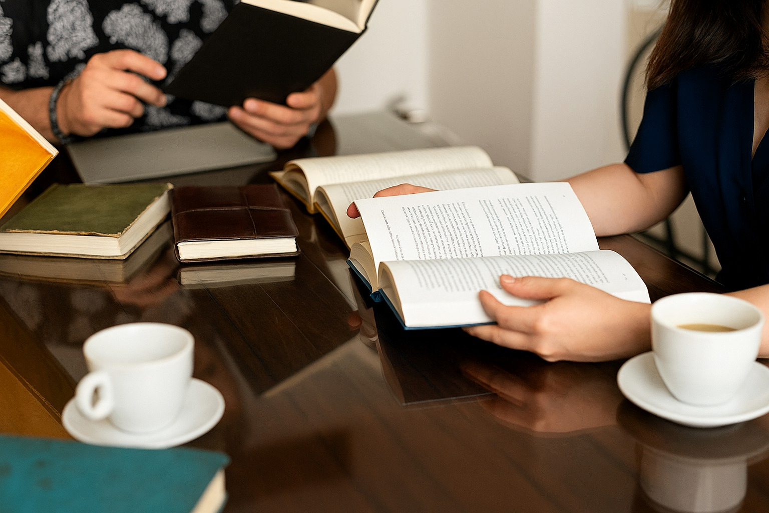 Evenemangs bild för evenemang Shared reading - läsa tillsammans