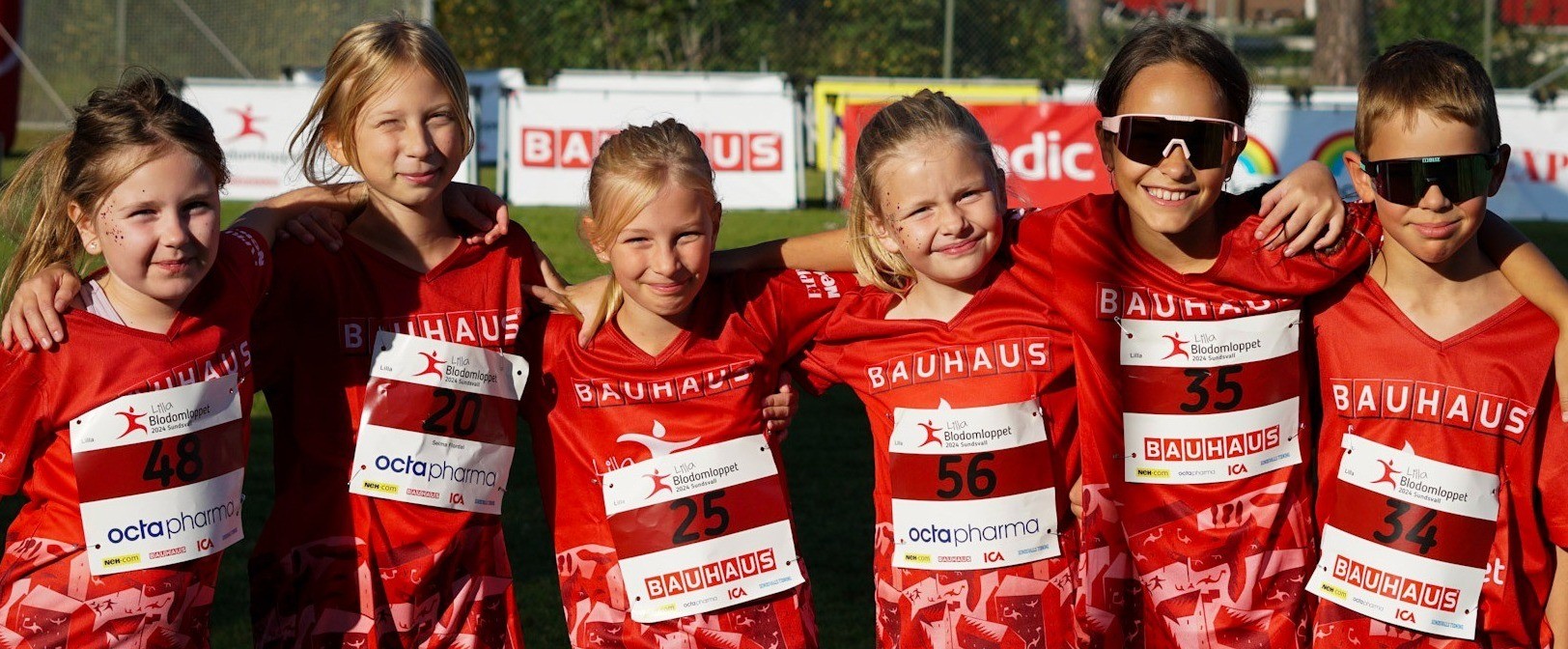 w-1624h-672-f445ca-w-1638h-682-ade69b-Lilla Blodomloppet 1.jpg