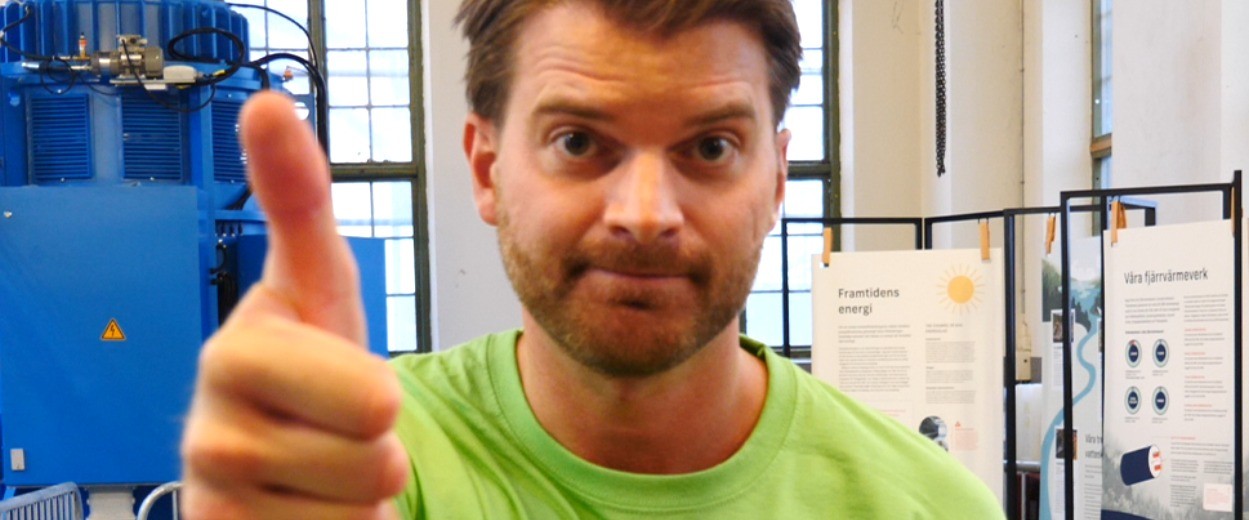 Lucas Simonsson gör tumme upp
