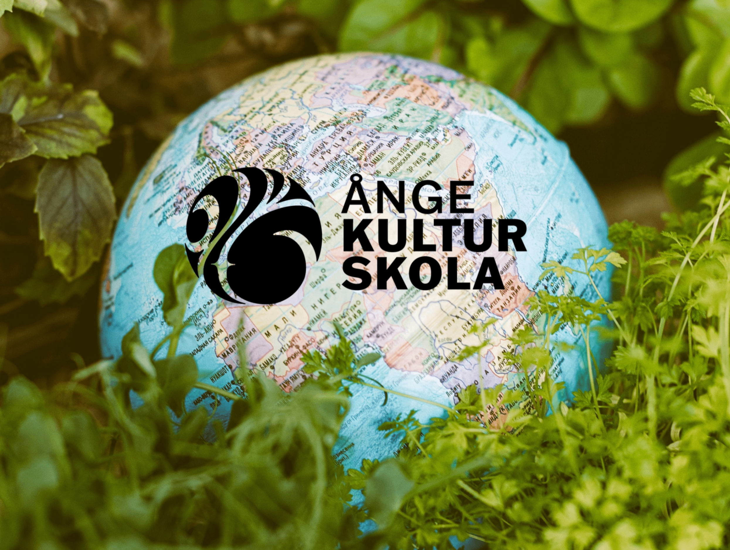 w-3220h-2429-452140-En stund på jorden med logga.JPG