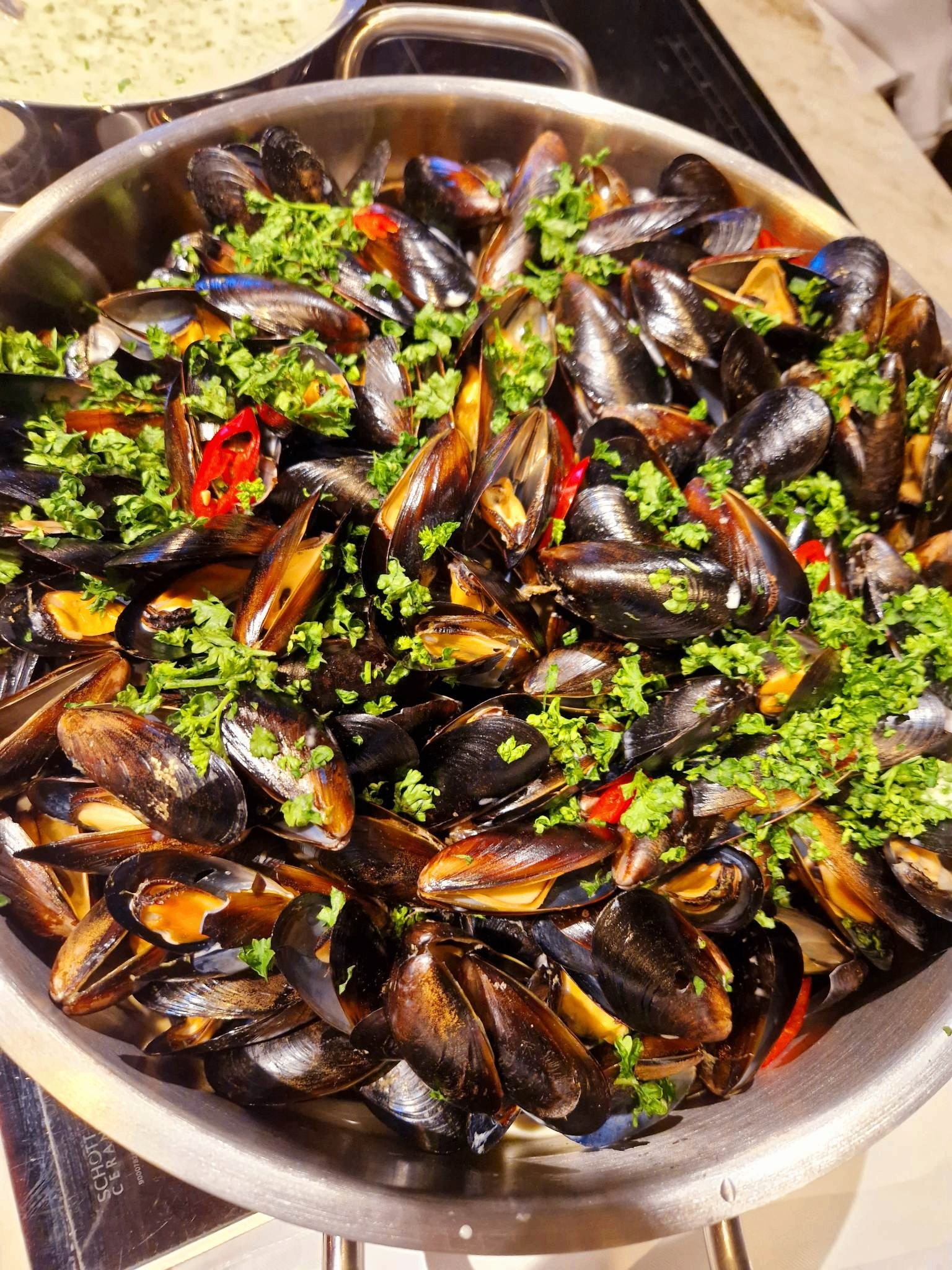w-1536h-2048-8b1254-Musslor i kastrull.jpg
